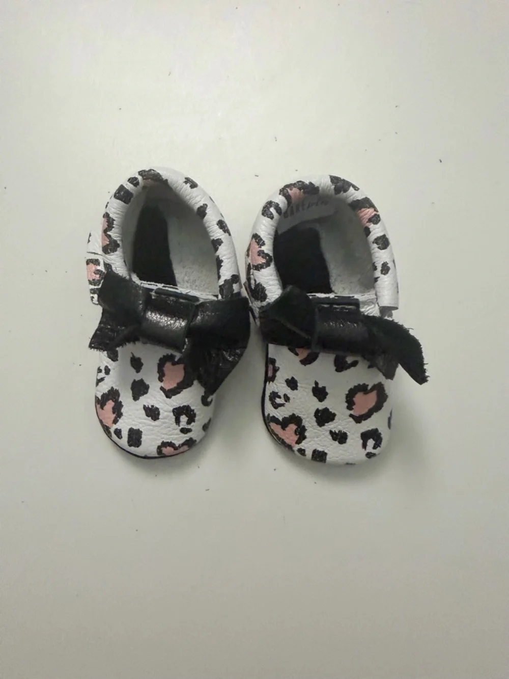 Bare Soles Moccasins Leather Soft Bow Hearts Cow Print Pink Black White Size 1